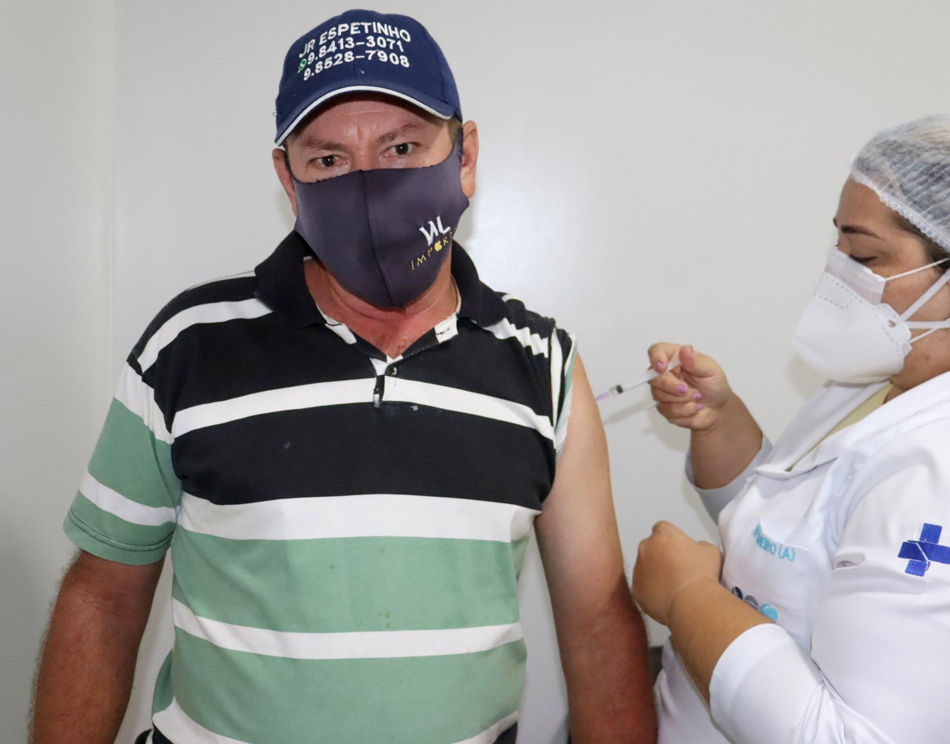 Campanha de vacinação contra a COVID19. Prefeitura Municipal de Jaraguá