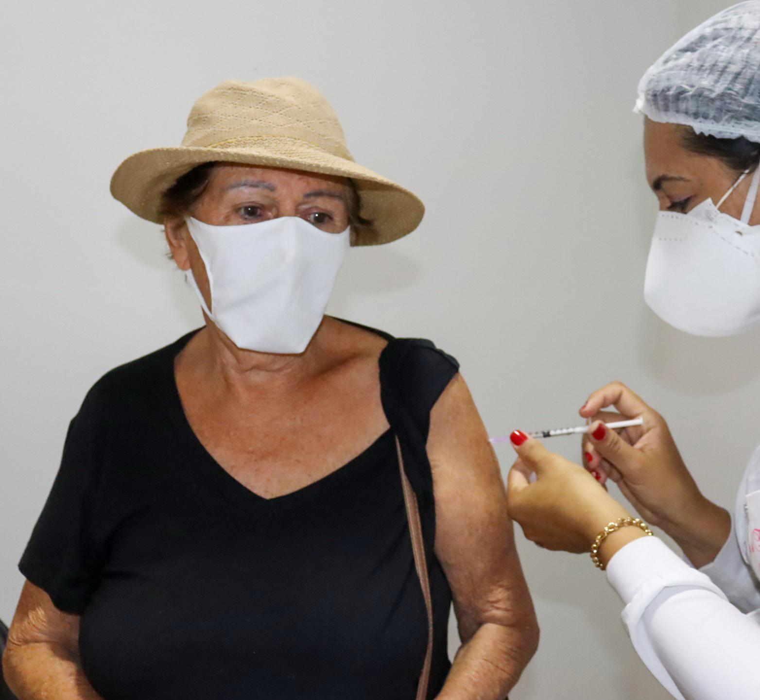 Campanha de vacinação contra a COVID19. Prefeitura Municipal de Jaraguá